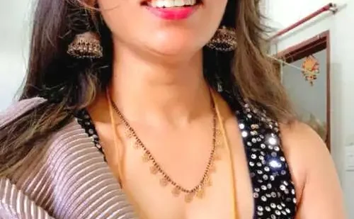 সুন্দরী শাশুড়িকে বিছানায় নিল জামাই