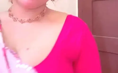 সুন্দরী সুমি আর ওর মাকে লাগানো