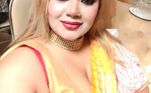 আন্টিকে ব্লাকমেইল করা Choti Golpo