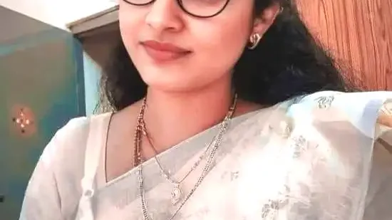 ঠোটে ঠোট লাগিয়ে শিক্ষিকা মায়ের গুদে ঠাপ